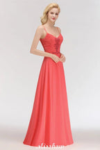 Vestido longo de noite em chiffon com alças finas, corte evasê, sem mangas, com bordados, para dama de honor