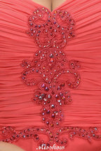 Vestido longo de noite em chiffon com alças finas, corte evasê, sem mangas, com bordados, para dama de honor