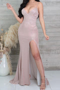 Abiti da sera sirena con spacco alto, scollo a V e bretelle sottili, decorati con paillettes