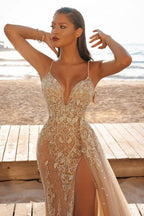 Abiti da sera sirena con spacco alto, scollo a V, bretelle sottili, applicazioni in tulle e pizzo