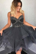 Robe courte de retour à la maison en tulle gris scintillant avec perles