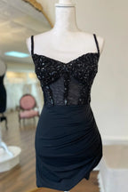Vestido de fiesta ajustado con lentejuelas y corsé negro brillante