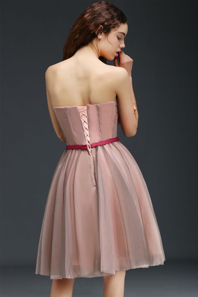 Robe de bal de fin d'année princesse en tulle sans bretelles, longueur genou