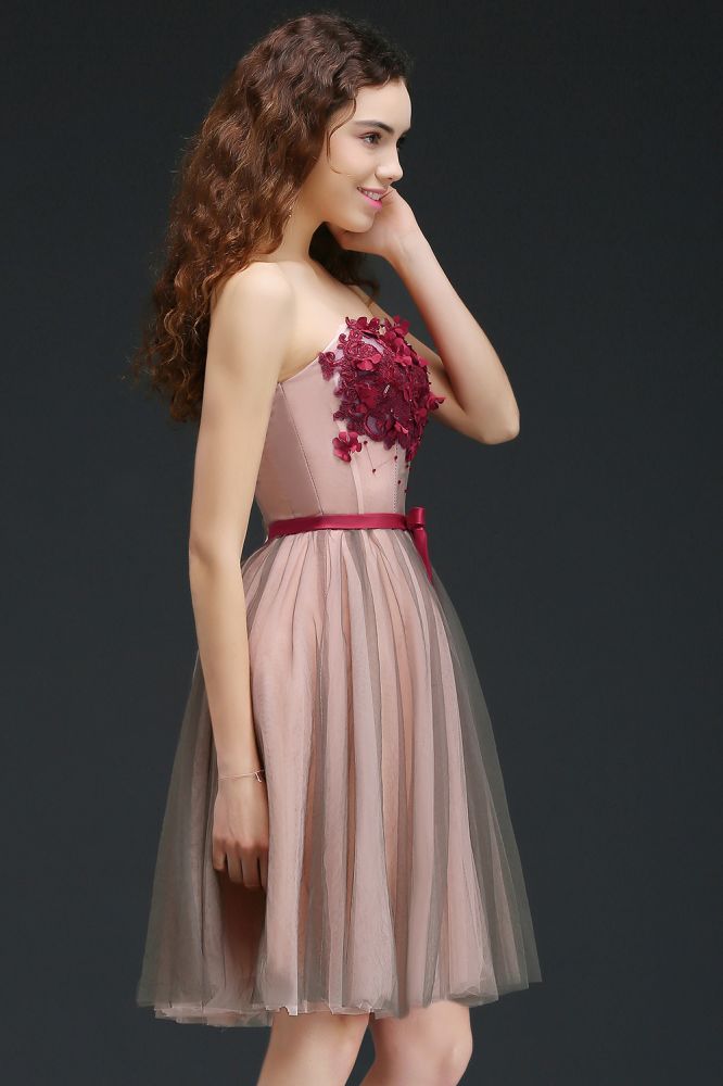 Robe de bal de fin d'année princesse en tulle sans bretelles, longueur genou