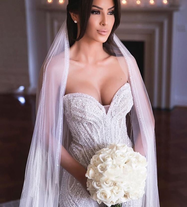 Abito da sposa sirena con scollo a cuore senza spalline, applicazioni di perline, tulle, abbigliamento nuziale