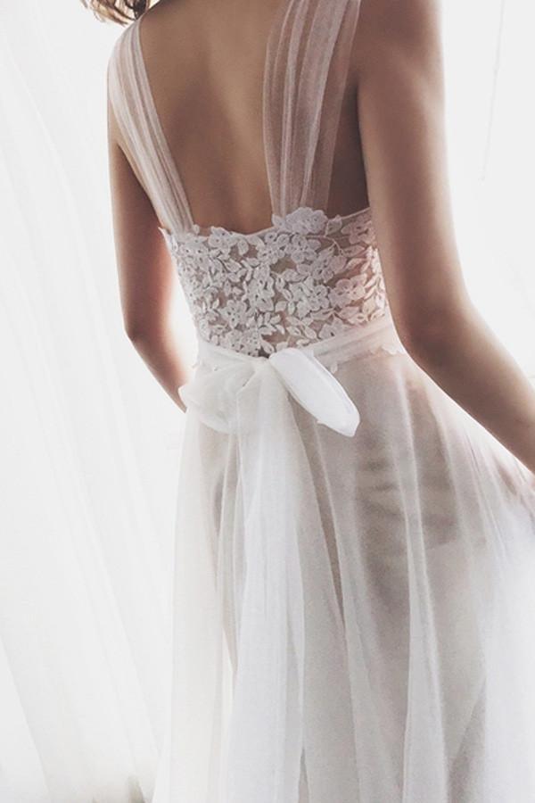 Straps Tulle White Lace Beach Wedding DressesWith Little Court Train