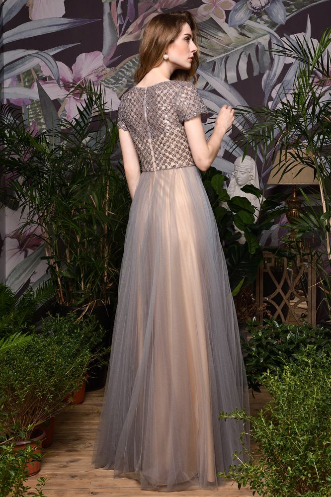 Impresionante vestido de noche largo Aline de quinceañera con mangas cortas