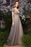 Impresionante vestido de noche largo Aline de quinceañera con mangas cortas