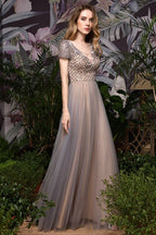Impresionante vestido de noche largo Aline de quinceañera con mangas cortas