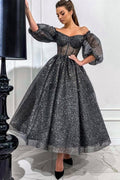 Éblouissante robe de bal longue grise en ligne A, à paillettes, décolletée épaules nues avec manches courtes