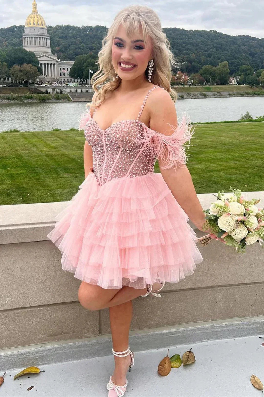 Delia | Vestido de Regresso a Casa com Linha em A e Ombros Descobertos com Bordados