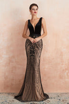 Robe de bal sirène noire élégante à col en V profond, ornée de perles, sans manches, ajustée, pour soirée