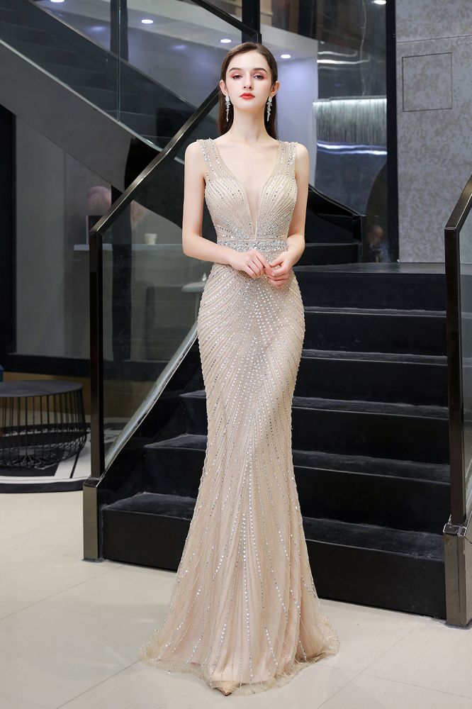 Robe de soirée sirène argentée moulante à perles, sans manches, col en V profond et élégante