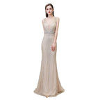 Robe de soirée sirène argentée moulante à perles, sans manches, col en V profond et élégante