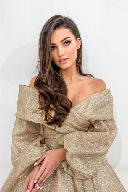 Robe de bal longue élégante champagne en ligne A, épaules dénudées, manches longues avec paillettes