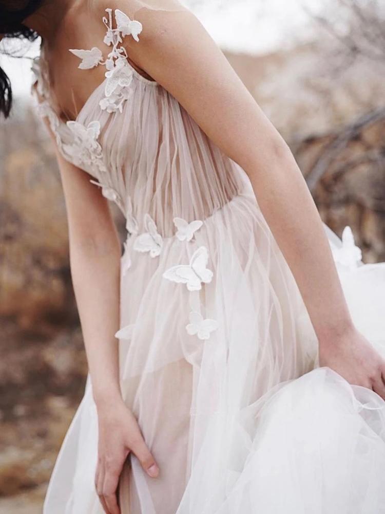 Sweet A-line V Neck Open Back Tulle Ivory Wedding Dresses with Appliques