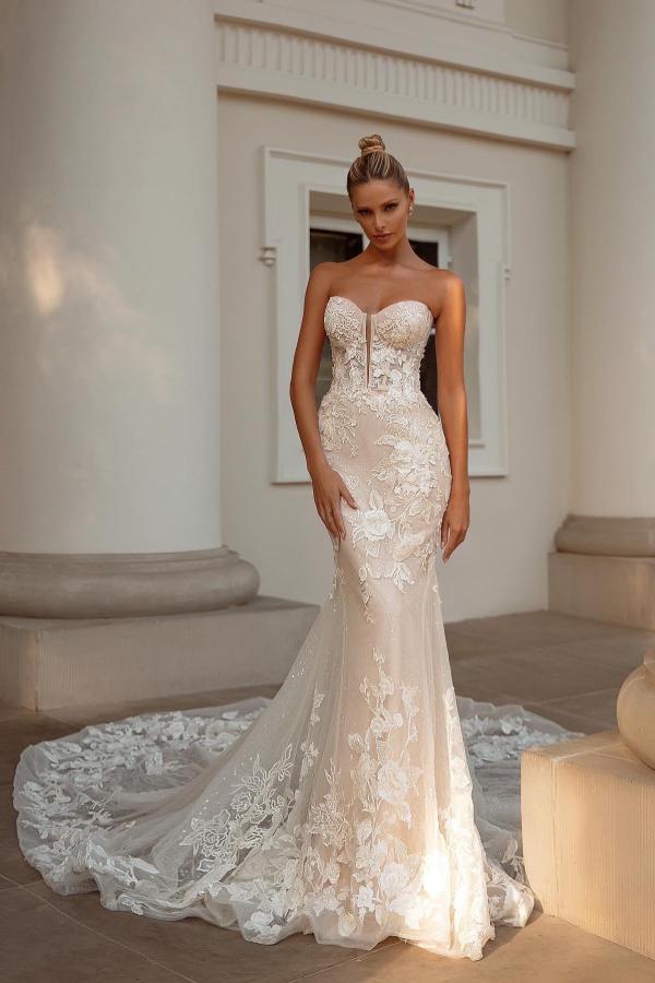 Champagne Sweetheart Lace Mermaid Wedding Dress Chapel Train Appliques