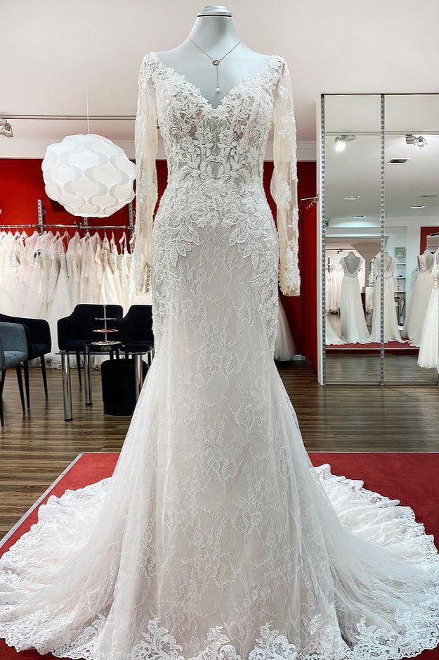 Vestido de noiva de sereia de tule de manga comprida em forma de coração marfim com contas de renda