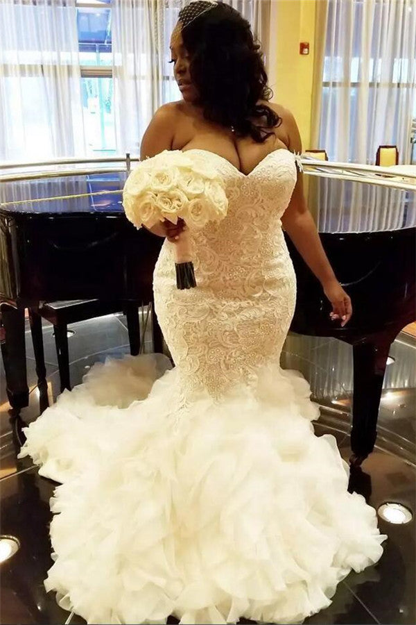 Abito da sposa in pizzo Sirena Dolcezza con balze in tulle rosso scarlatto