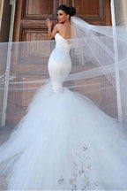 Abiti da sposa con scollo a cuore e perline a sirena