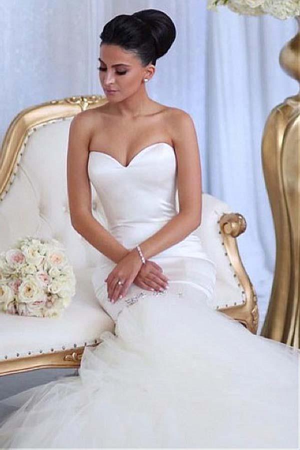 Abiti da sposa con scollo a cuore e perline a sirena