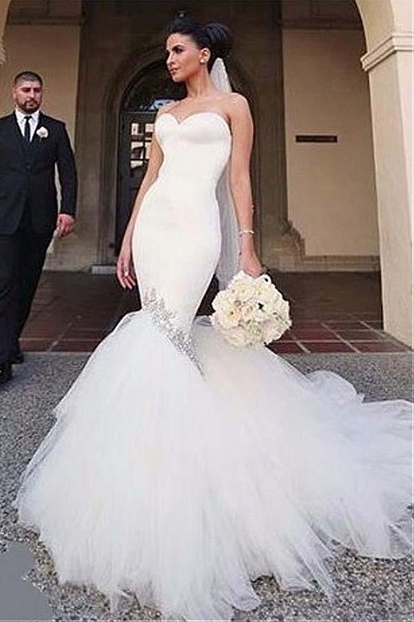 Abiti da sposa con scollo a cuore e perline a sirena