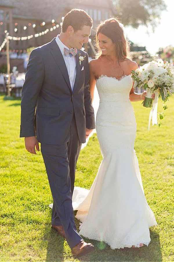 Abiti da sposa a sirena con scollo a cuore e applicazioni di pizzo