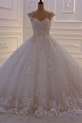 Robe de mariée princesse sans manches en dentelle avec appliques et jupe évasée