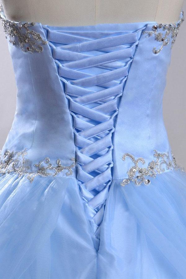 Vestido de novia azul claro sin mangas con escote corazón y cuentas