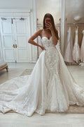 Vestido de Noiva com Alças Finas em Espaguete, Estilo Sereia, Sem Mangas, em Renda, com Cauda Destacável