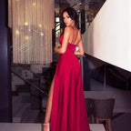 Vestido de Cetim para Baile com Decote em V Longo e Corte em A com Fenda