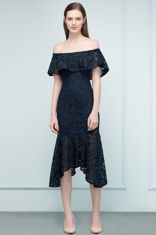 Vestidos de Baile de Renda Pretos com Comprimento Chá, Estilo Sereia e Ombros Descobertos