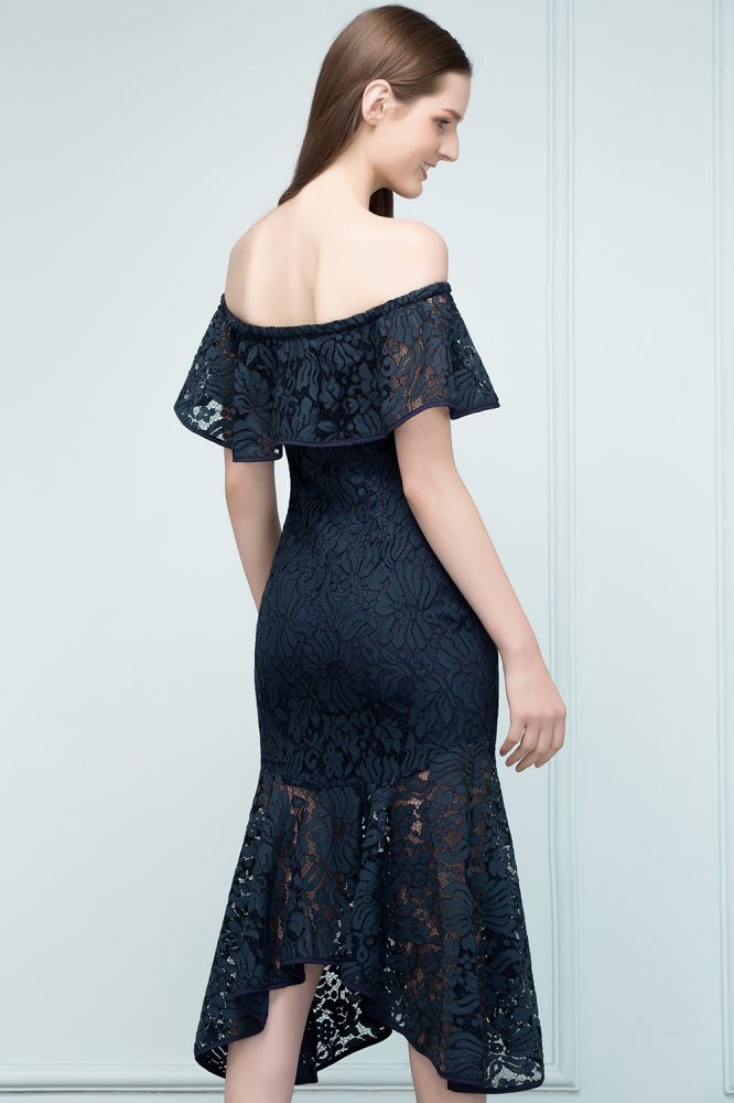 Vestidos de Baile de Renda Pretos com Comprimento Chá, Estilo Sereia e Ombros Descobertos