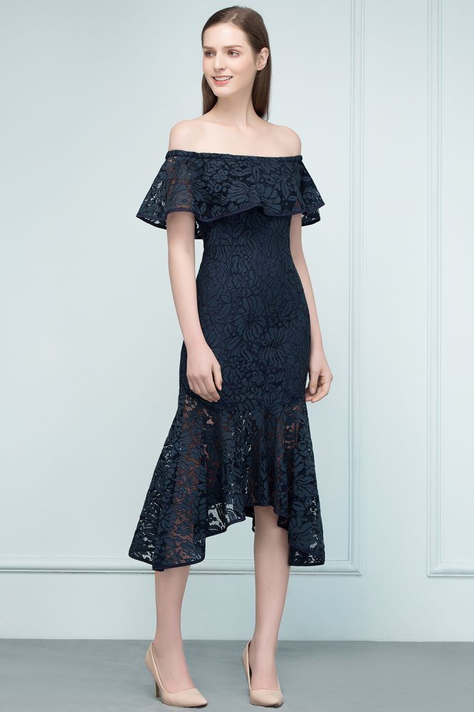 Vestidos de Baile de Renda Pretos com Comprimento Chá, Estilo Sereia e Ombros Descobertos
