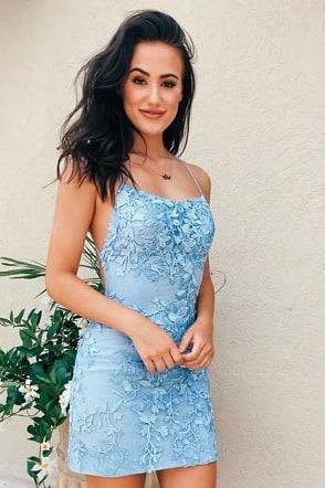 Rosa kurzes Ballkleid mit Applikationen und Bindeband am Rücken