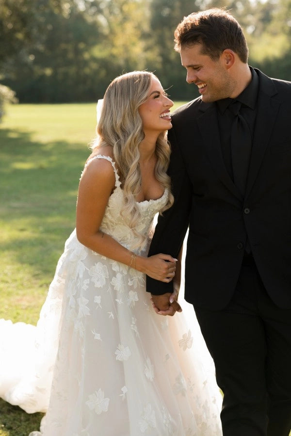 Ivory Square Neck Sleeveless Wedding Dress With Appliqués And Chapel Train
