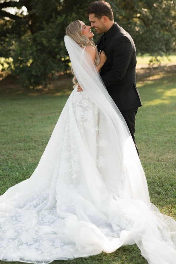 Ivory Square Neck Sleeveless Wedding Dress With Appliqués And Chapel Train