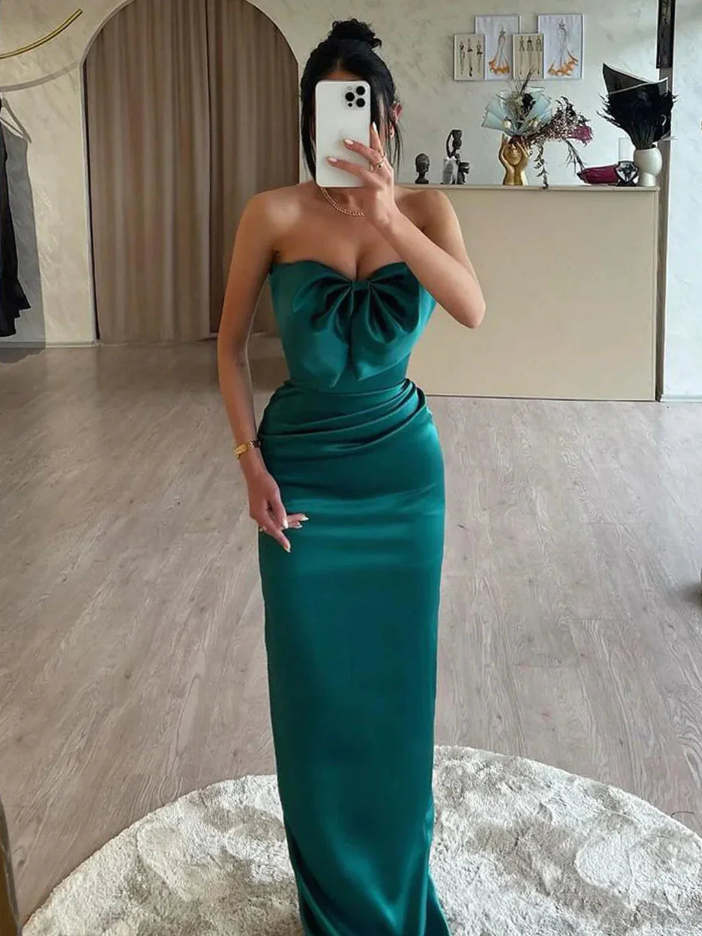 Tory | Vestidos largos de fiesta de raso verde oscuro con escote corazón y lazo estilo sirena