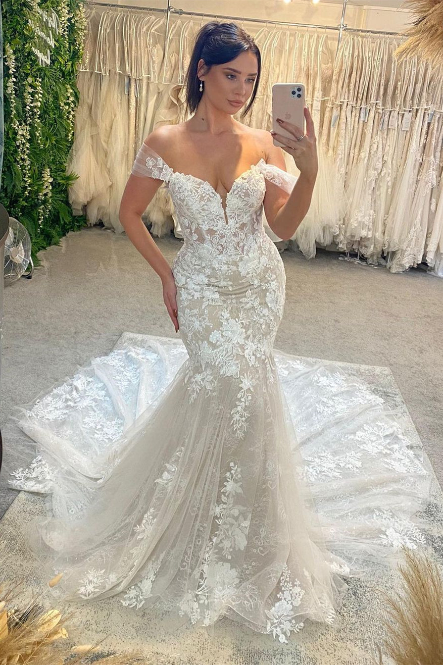 Vestido de Noiva da Moda, Comprimento ao Chão, Decote Coração, Sem Mangas, Ombros Descobertos, em Renda, com Cauda Capela