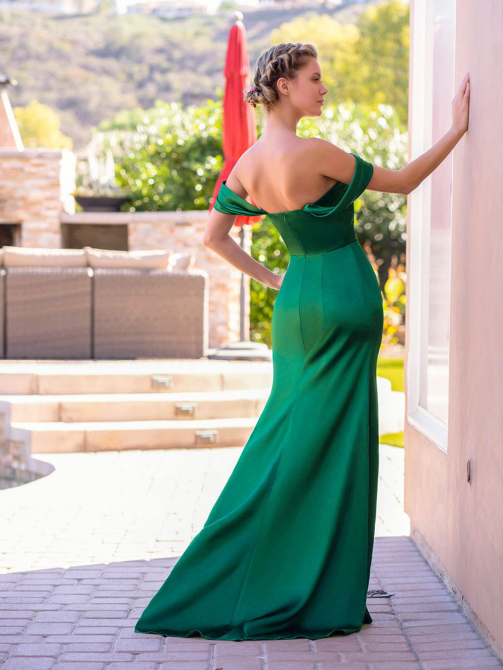 Trompeten-/Meerjungfrauen-Abendkleid aus Satin mit schulterfreiem Ausschnitt