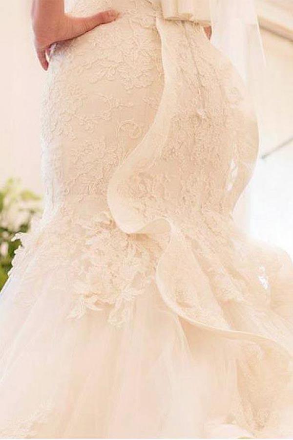 Vestido de Noiva Sereia em Tule com Aplicações de Renda