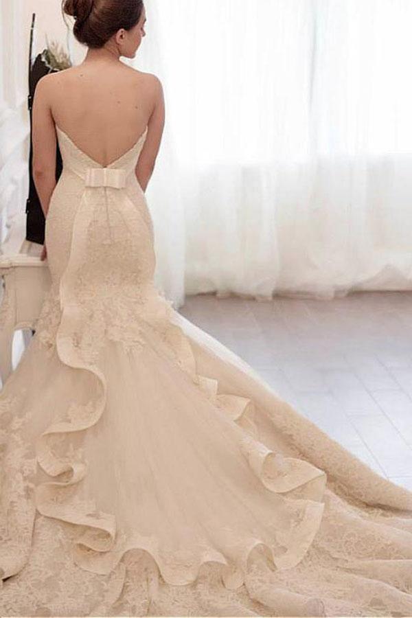 Abito da sposa sirena in tulle con applicazioni di pizzo