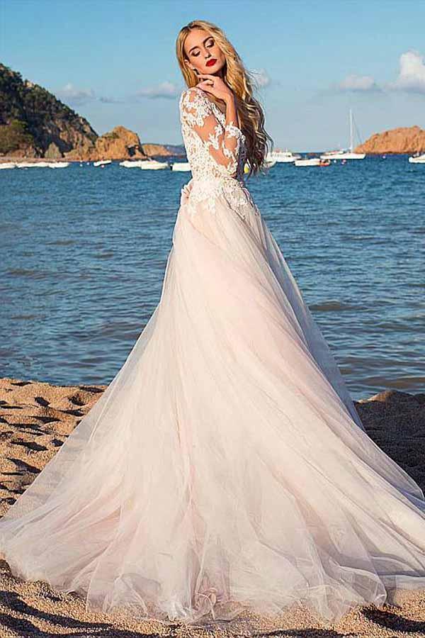 Vestido de Noiva em Tule com Decote Redondo e Saia em Linha A com Aplicações de Renda