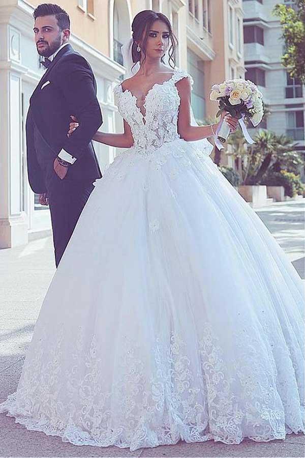 Vestidos de Noiva com Decote em V de Tule e Saia Rodada com Aplicações de Renda