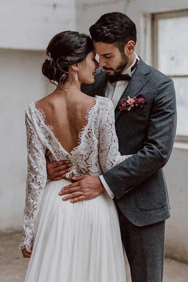 Vestido de novia de dos piezas de gasa con mangas largas y escote barco y encaje