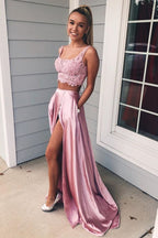 Robe de bal deux pièces longue en ligne A avec encolure carrée et fente avant, dotée de poches