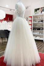 Abito da sposa unico avorio lungo principessa con scollo a V in tulle e pizzo