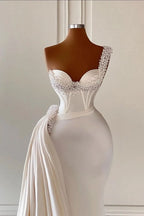 Robes de mariée ivoire uniques à bretelle unique, en forme de cœur, sans manches, coupe en A avec perles