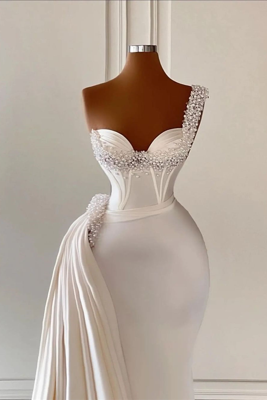 Vestidos de Noiva Únicos Marfim com Um Ombro, Decote Coração, Sem Mangas, Corte em A, com Contas