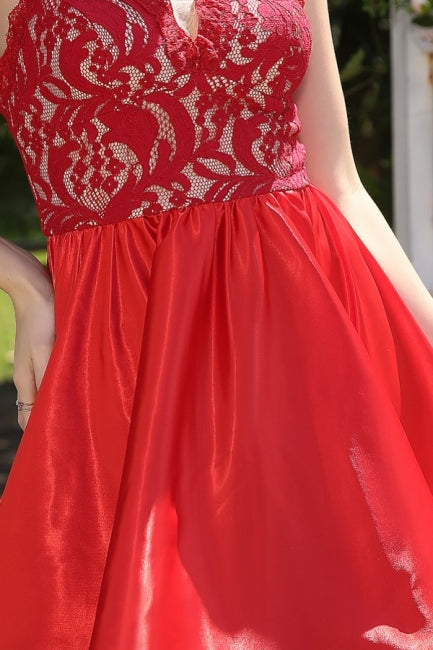 Robes de bal uniques rouges à bretelles spaghetti sans manches en ligne A avec dentelle